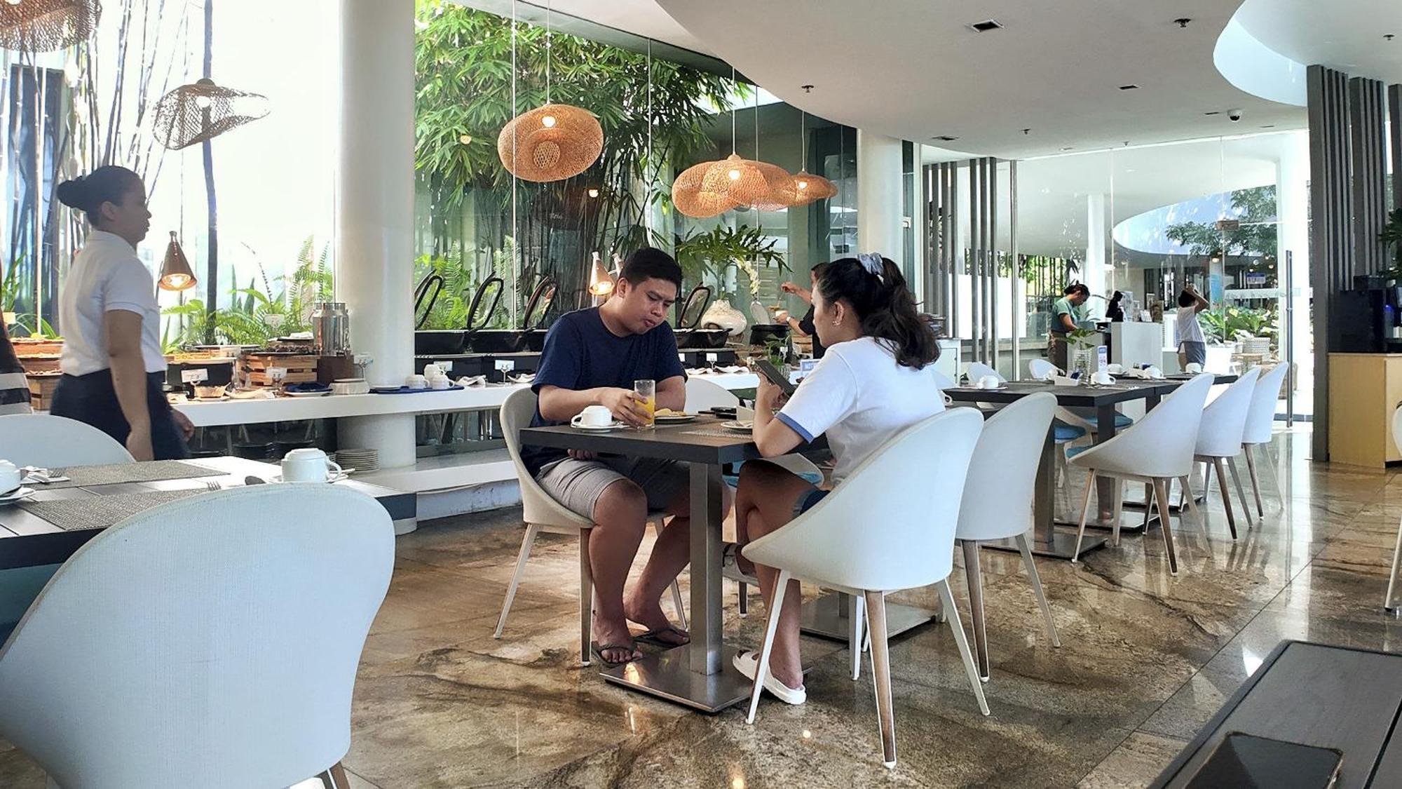 Dominiks Stylish Resort Gem Ocean View Pool Queen Bed At Tambuli 8 Floor Fast Wifi Lapu-Lapu City Kültér fotó